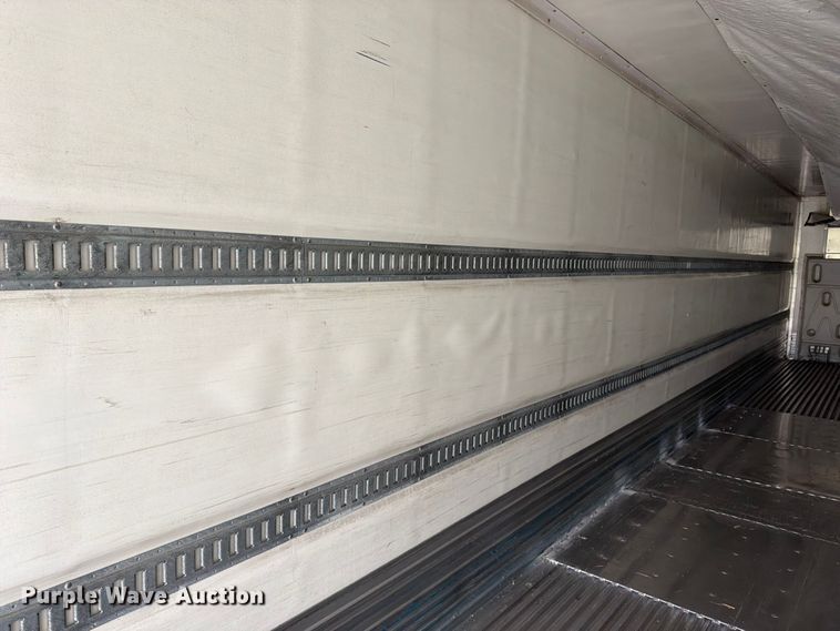 image for item EW2075 2011 CIMC 531SRB05 refrigerated van trailer