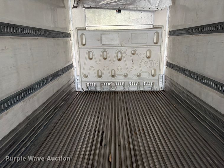 image for item EW2075 2011 CIMC 531SRB05 refrigerated van trailer