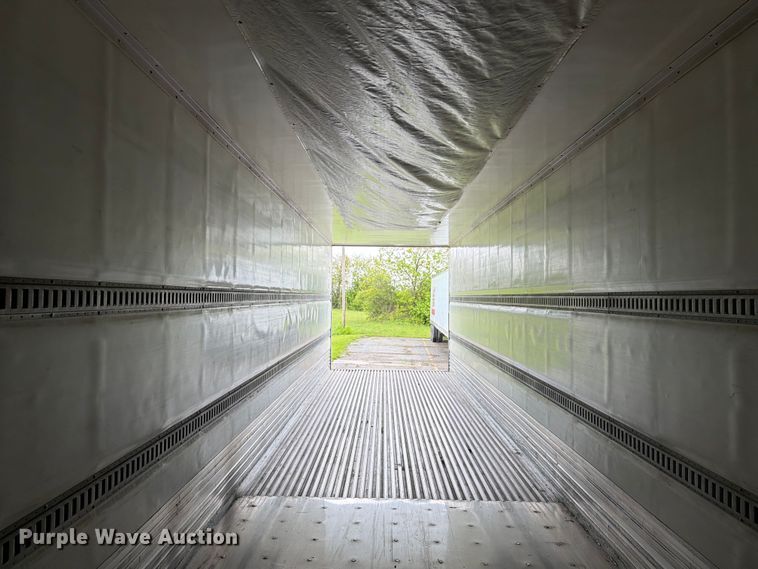 image for item EW2075 2011 CIMC 531SRB05 refrigerated van trailer