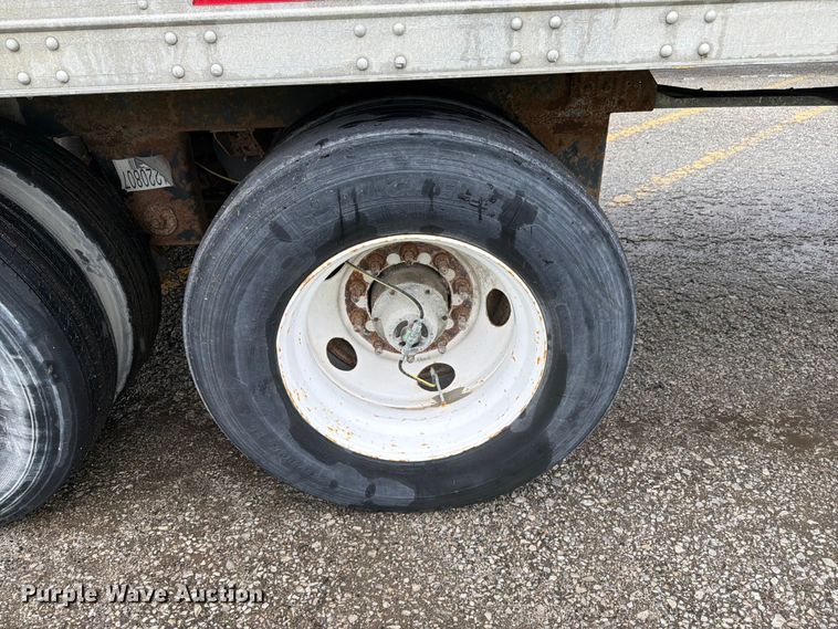 image for item EW2075 2011 CIMC 531SRB05 refrigerated van trailer