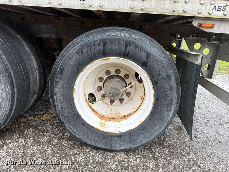 image for item EW2075 2011 CIMC 531SRB05 refrigerated van trailer
