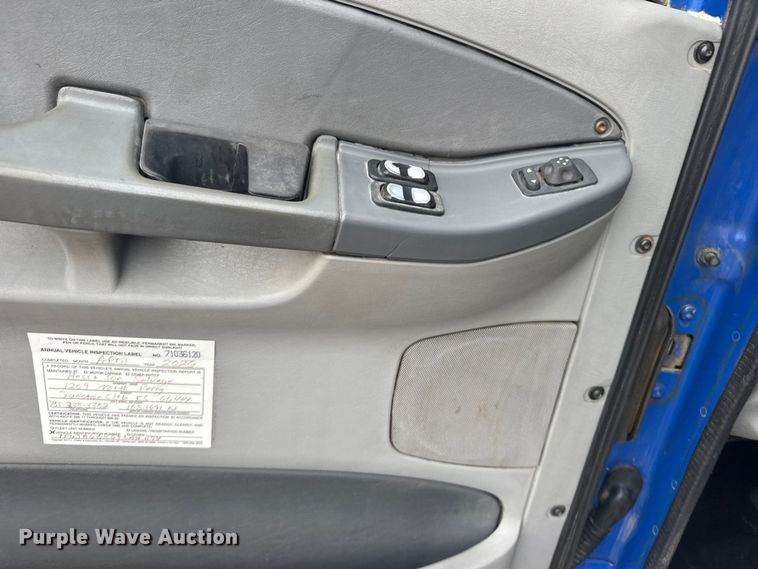 image for item EW4761 2009 Freightliner Columbia semi truck