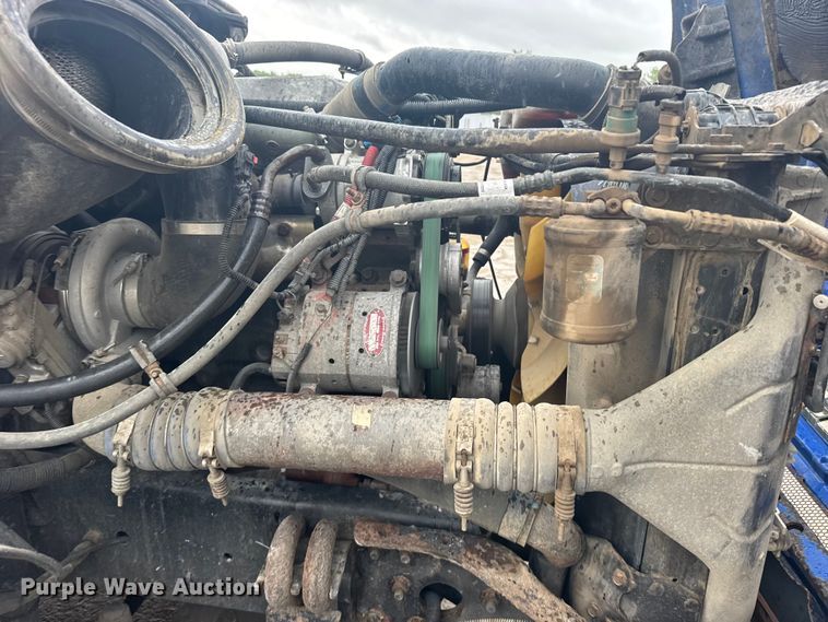 image for item EW4761 2009 Freightliner Columbia semi truck