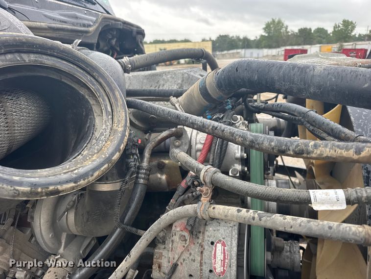 image for item EW4761 2009 Freightliner Columbia semi truck