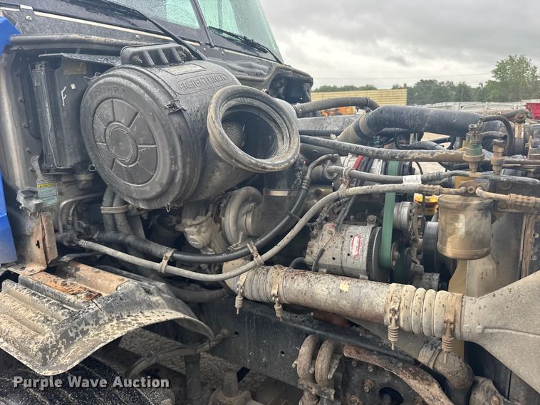 image for item EW4761 2009 Freightliner Columbia semi truck