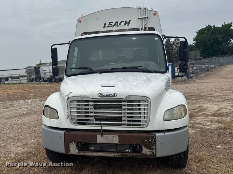 image for item FB7449 2005 Freightliner Business Class M2 refuse truck