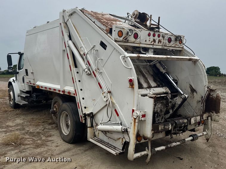 image for item FB7449 2005 Freightliner Business Class M2 refuse truck