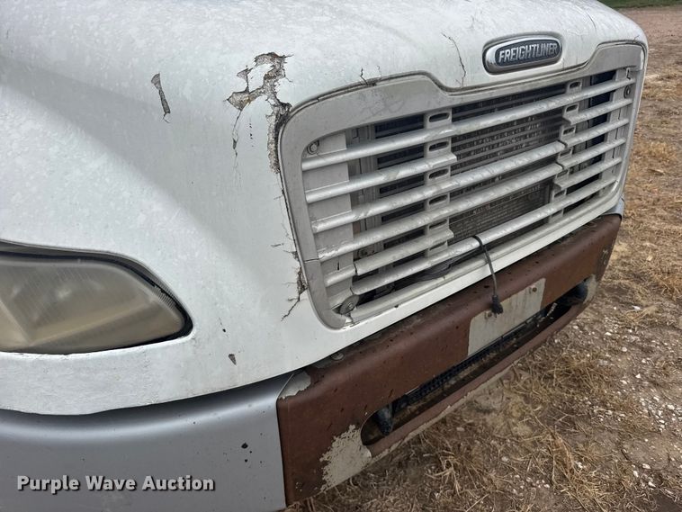 image for item FB7449 2005 Freightliner Business Class M2 refuse truck