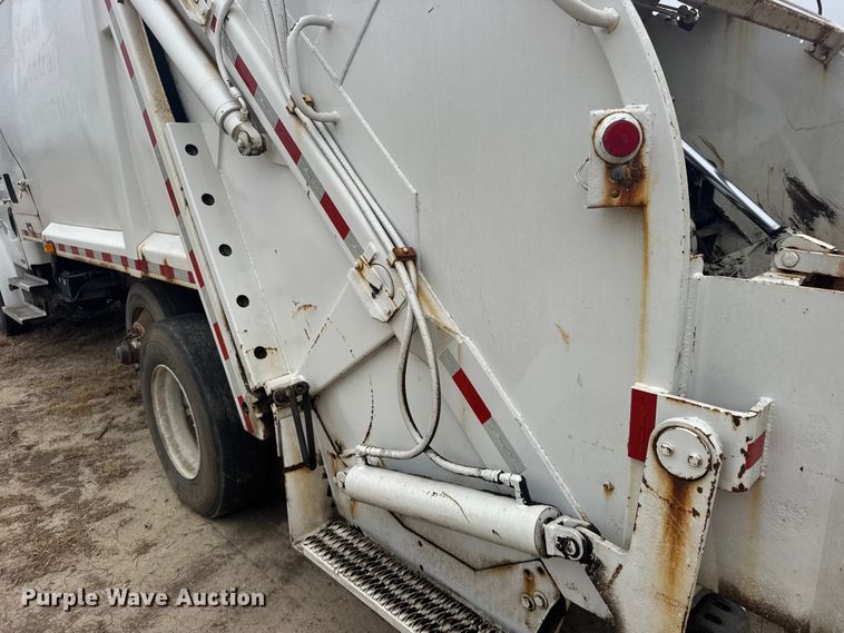 image for item FB7449 2005 Freightliner Business Class M2 refuse truck