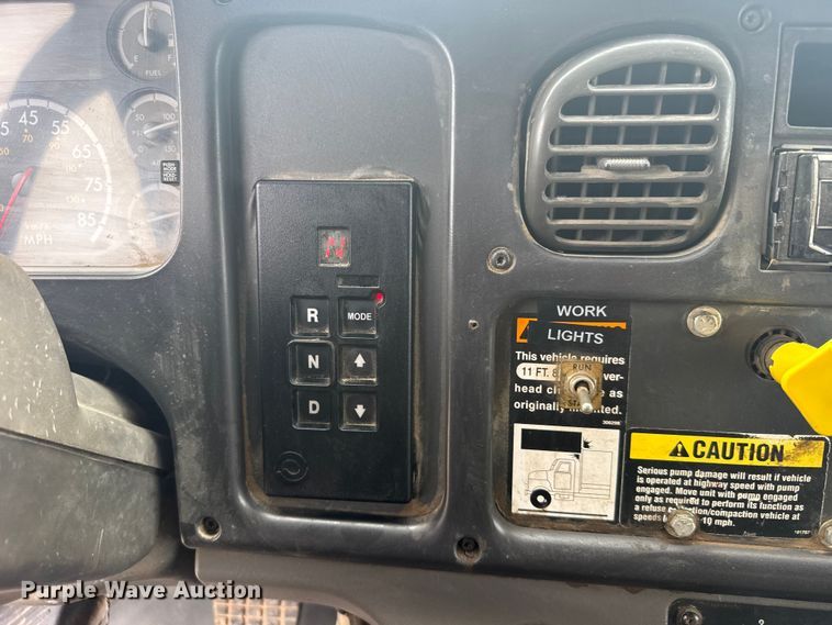 image for item FB7449 2005 Freightliner Business Class M2 refuse truck