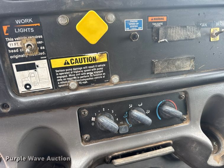 image for item FB7449 2005 Freightliner Business Class M2 refuse truck