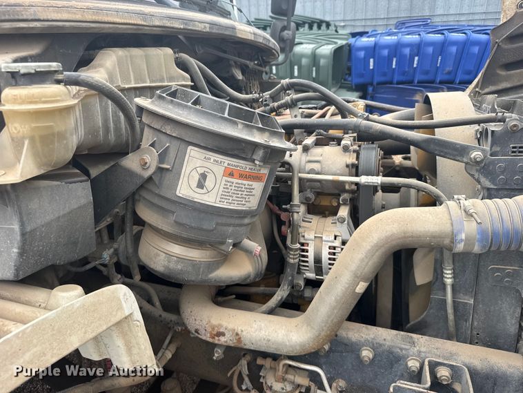 image for item FB7449 2005 Freightliner Business Class M2 refuse truck