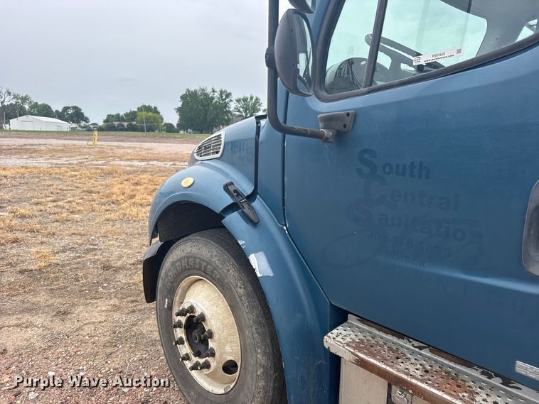 image for item FB7450 2005 Freightliner M2 truck cab and chassis