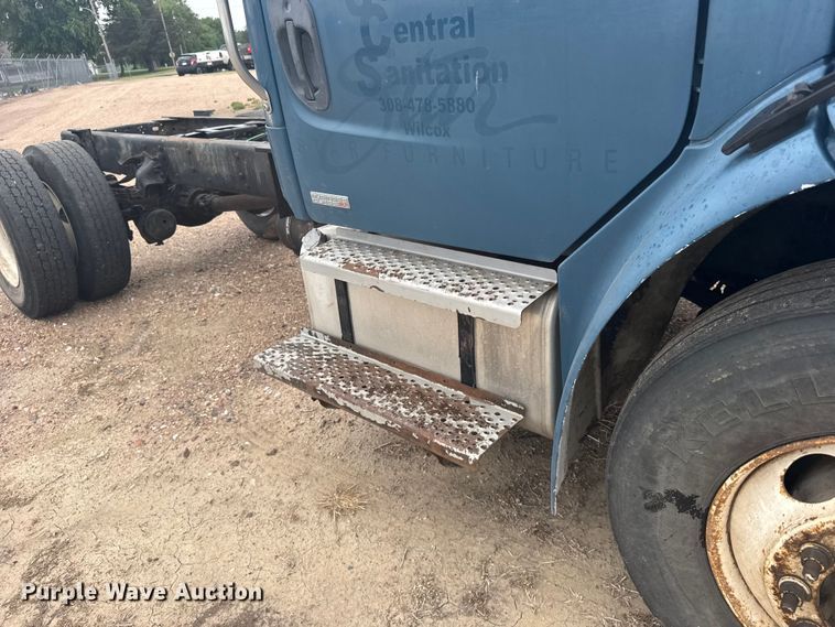 image for item FB7450 2005 Freightliner M2 truck cab and chassis