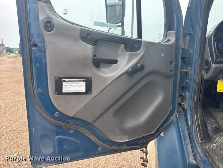 image for item FB7450 2005 Freightliner M2 truck cab and chassis