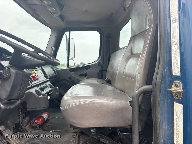 image for item FB7450 2005 Freightliner M2 truck cab and chassis