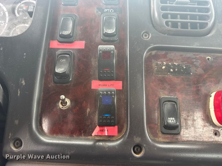 image for item FB7450 2005 Freightliner M2 truck cab and chassis