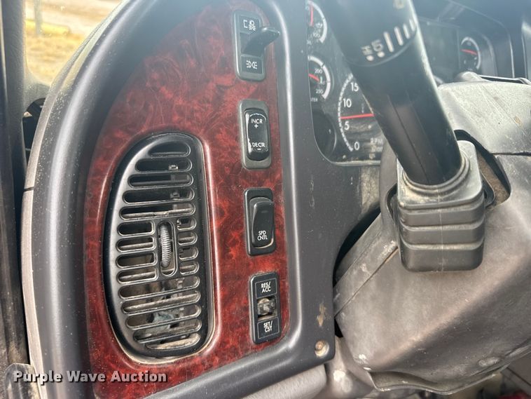 image for item FB7450 2005 Freightliner M2 truck cab and chassis