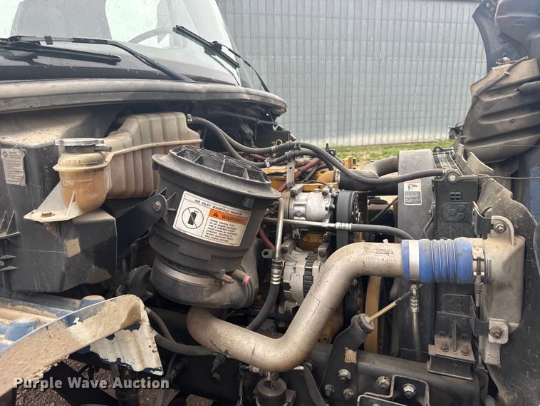 image for item FB7450 2005 Freightliner M2 truck cab and chassis