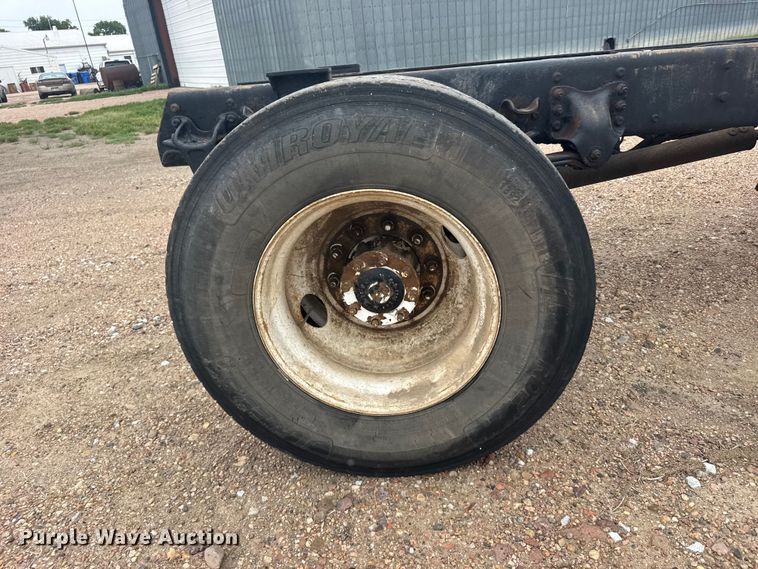 image for item FB7450 2005 Freightliner M2 truck cab and chassis