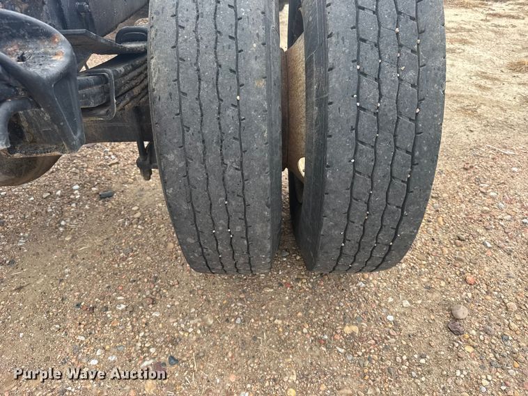 image for item FB7450 2005 Freightliner M2 truck cab and chassis