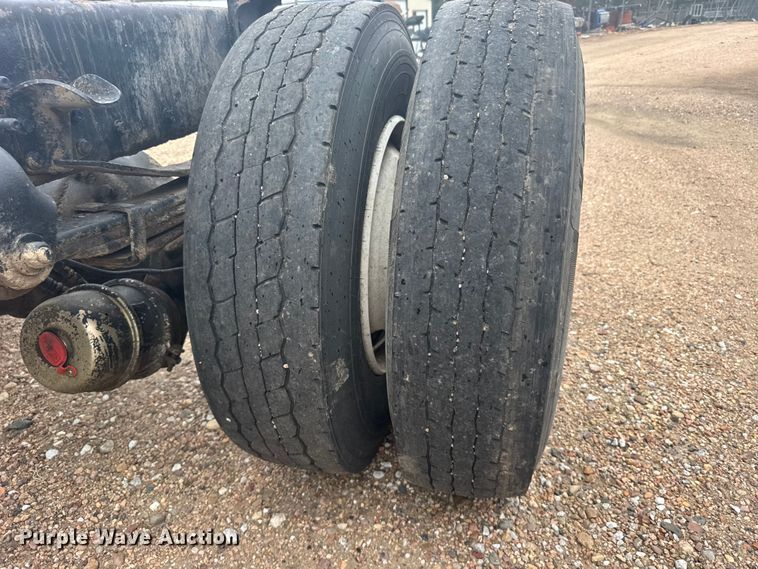 image for item FB7450 2005 Freightliner M2 truck cab and chassis