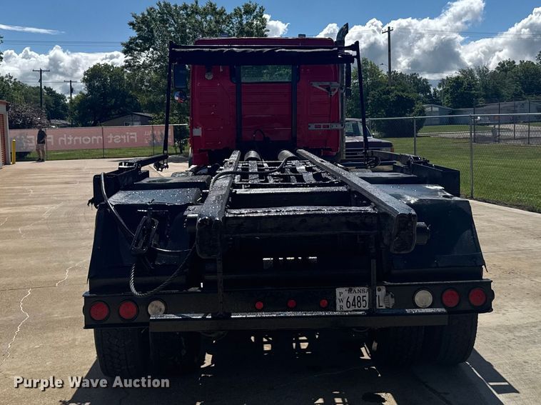 image for item FB7451 2006 Volvo  VHD roll-off container truck