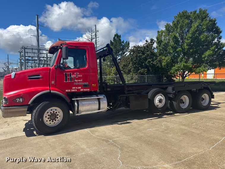 image for item FB7451 2006 Volvo  VHD roll-off container truck