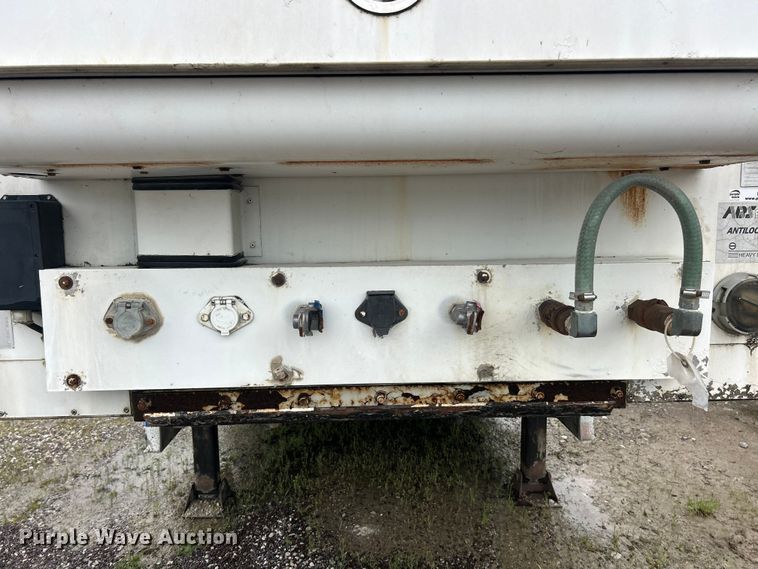 image for item FC2561 1999 Hackney & Sons, Inc. delivery trailer