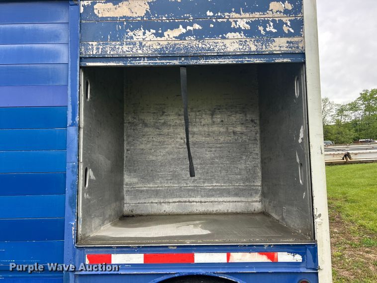 image for item FC2561 1999 Hackney & Sons, Inc. delivery trailer