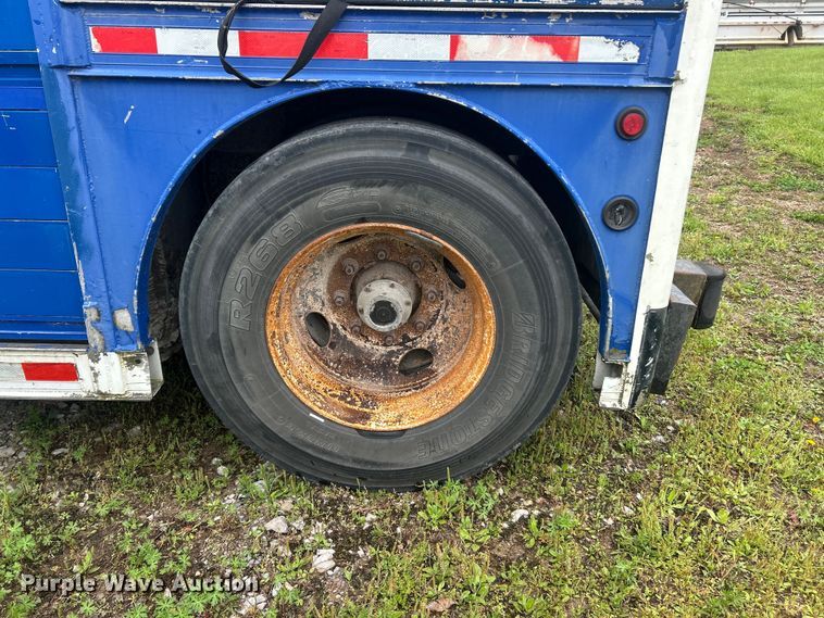 image for item FC2561 1999 Hackney & Sons, Inc. delivery trailer