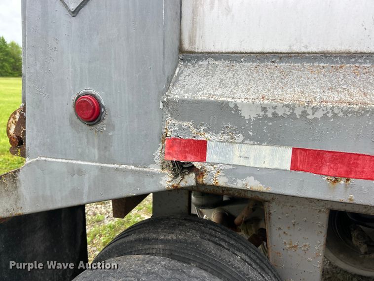 image for item FC2563 2005 Hilbilt 2426FLXPA end dump trailer