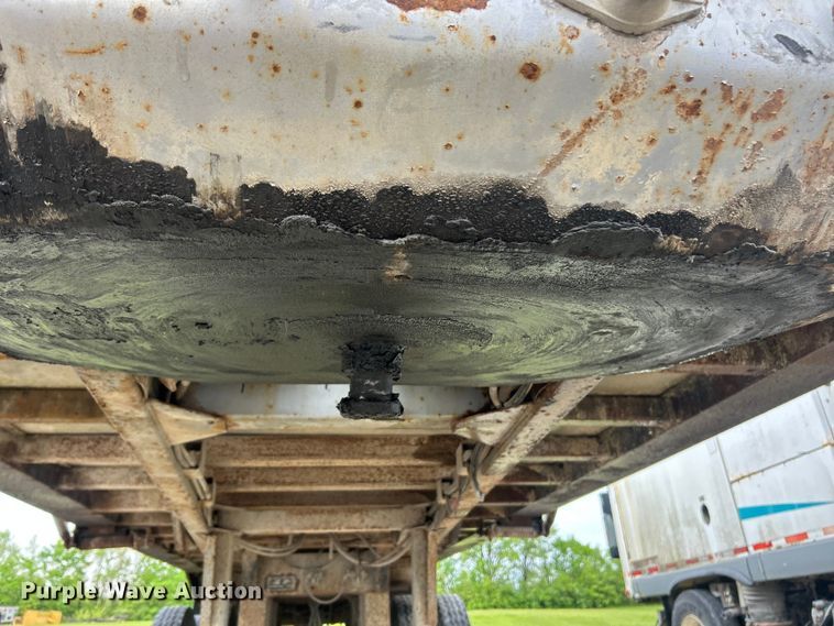 image for item FC2563 2005 Hilbilt 2426FLXPA end dump trailer