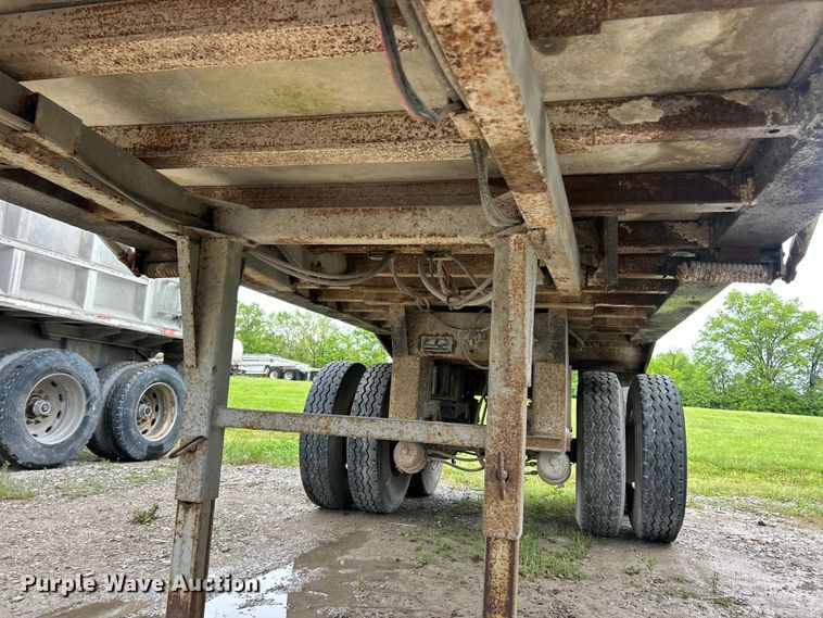 image for item FC2563 2005 Hilbilt 2426FLXPA end dump trailer
