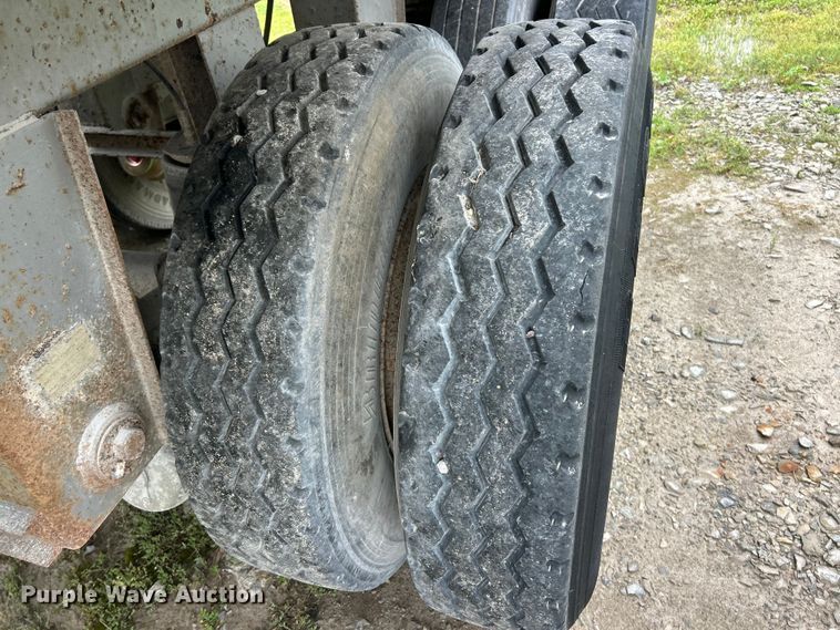 image for item FC2563 2005 Hilbilt 2426FLXPA end dump trailer
