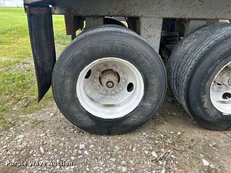 image for item FC2563 2005 Hilbilt 2426FLXPA end dump trailer