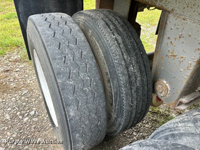 image for item FC2563 2005 Hilbilt 2426FLXPA end dump trailer