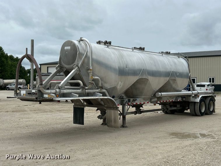 image for item FC2659 2008 Heil pneumatic dry bulk trailer