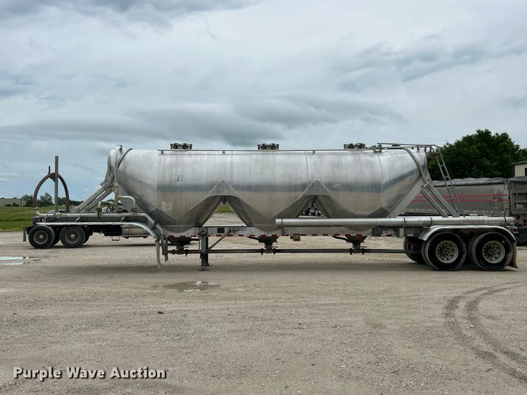 image for item FC2659 2008 Heil pneumatic dry bulk trailer