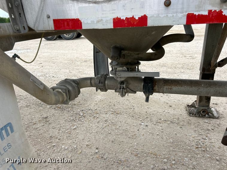 image for item FC2659 2008 Heil pneumatic dry bulk trailer