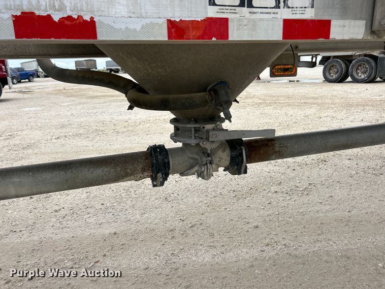 image for item FC2659 2008 Heil pneumatic dry bulk trailer