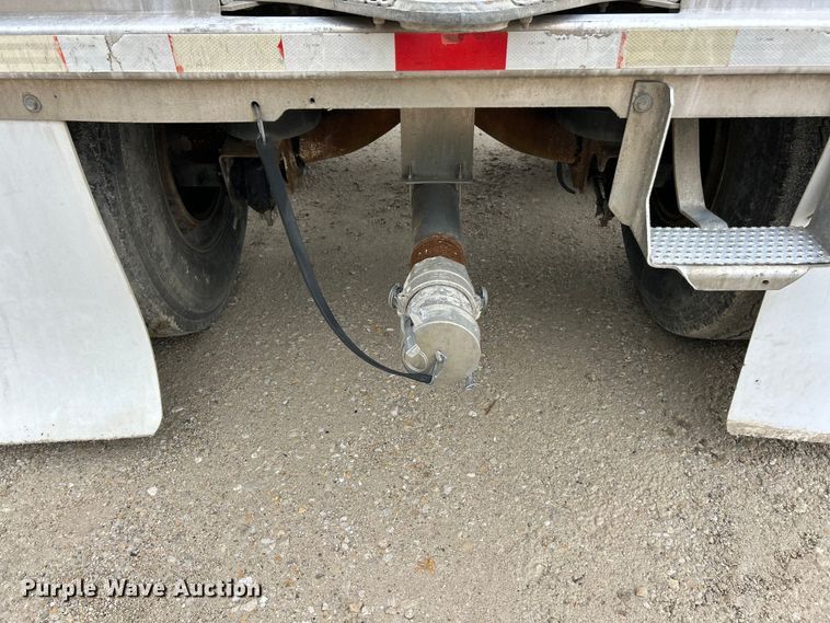 image for item FC2659 2008 Heil pneumatic dry bulk trailer