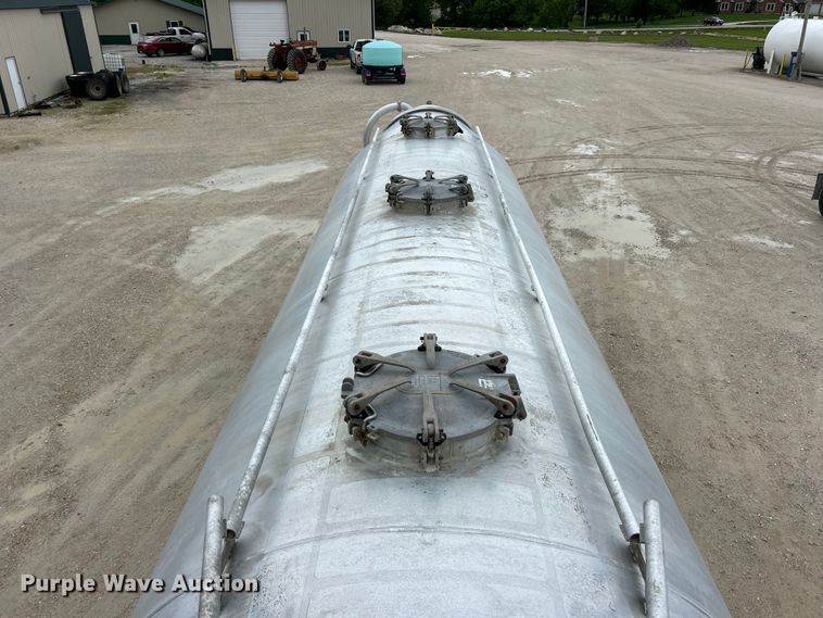 image for item FC2659 2008 Heil pneumatic dry bulk trailer