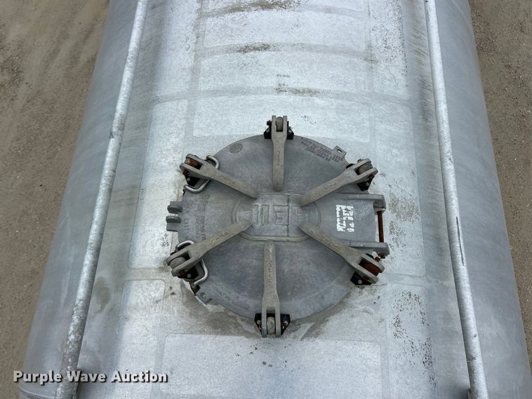 image for item FC2659 2008 Heil pneumatic dry bulk trailer