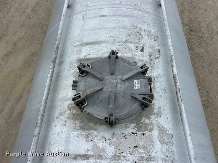 image for item FC2659 2008 Heil pneumatic dry bulk trailer