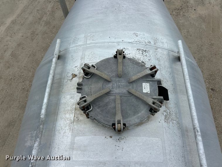 image for item FC2659 2008 Heil pneumatic dry bulk trailer