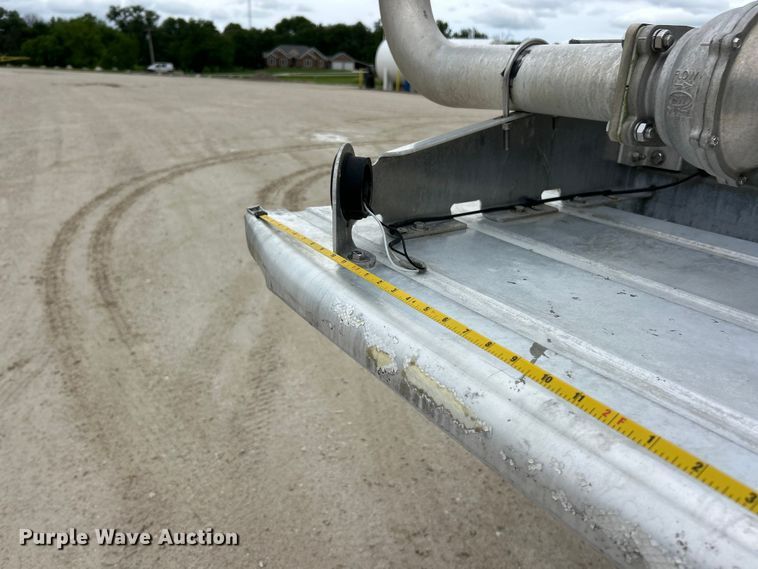 image for item FC2659 2008 Heil pneumatic dry bulk trailer