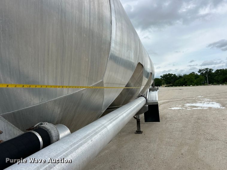 image for item FC2659 2008 Heil pneumatic dry bulk trailer