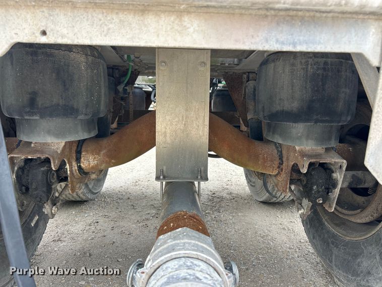 image for item FC2659 2008 Heil pneumatic dry bulk trailer