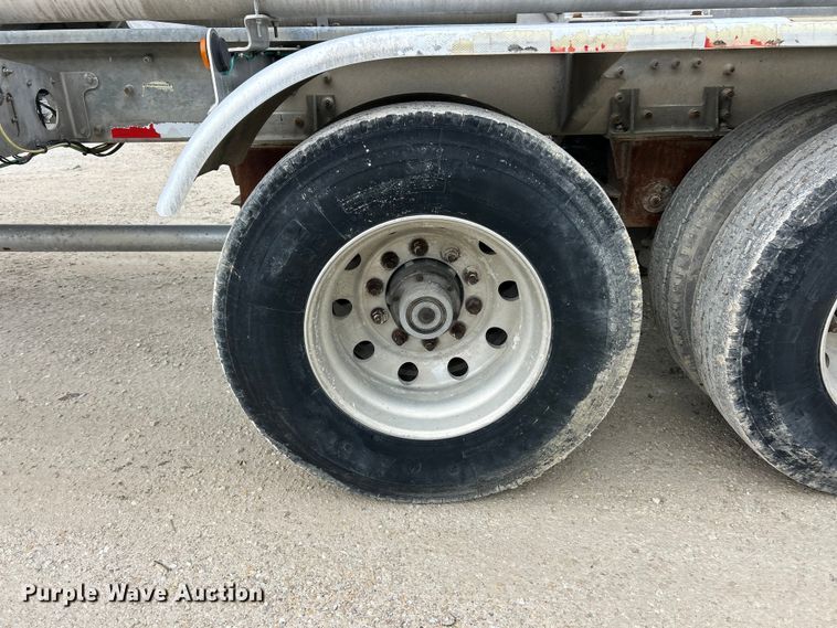 image for item FC2659 2008 Heil pneumatic dry bulk trailer